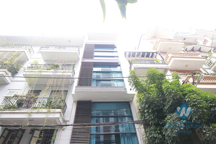 Six bedrooms house for rent in Dong Da district, Hanoi.